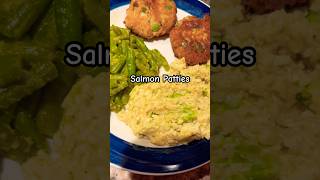 salmon patties😋#salmonpatties #salmon #sundaydinner #dinnerideas #eatathome #taraeats #fyp