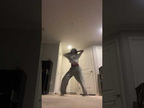 another one :) #shorts #feed #shortsfeed #arianagrande #dancer #dance #korean #viral #everyday