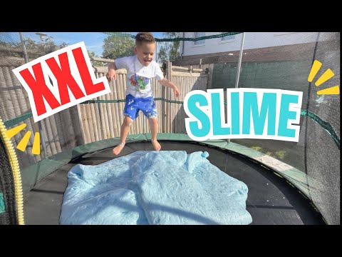 XXL SLime im Trampolin I John
