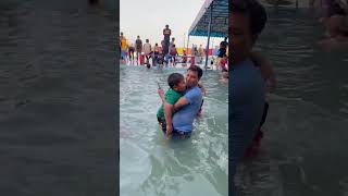 Water City mein khushiyon ki boonda baandi☀️💦Jab bacha apne Abu ke saath yaadein bana raha tha!