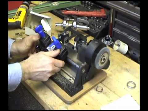 Cutting keys with the HPC Mini Speedex® and Speedex® Code Adapter