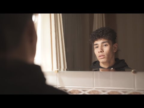 Kleine B - Onzichtbaar (Official Music Video)