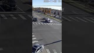 High Speeding Car Crashes at 4 Way Stop #accident #usa #viral #shorts #short #shortvideo #trending