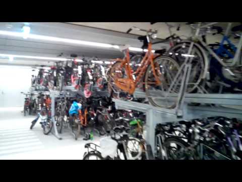 Delft railway station: underground bicycle storage