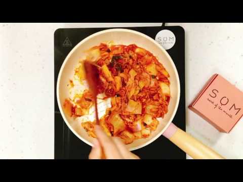The Secret Korean Recipes #12 - Kimchi-bokkeumbab 김치볶음밥 (Kimchi Fried Rice)