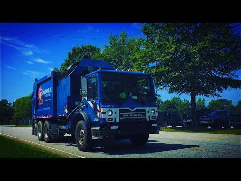 2405~REPUBLIC SERVICES: Mack MRU HDPP on Recycling.