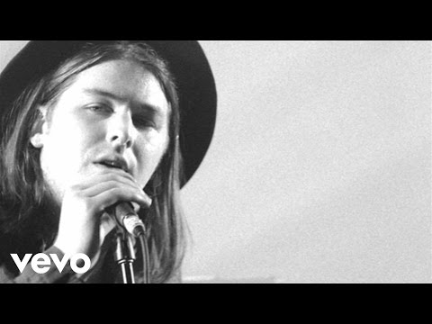 Jamie N Commons - Wash Me In The Water (Live In London)