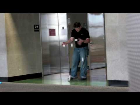 Juggler in Miami Airport