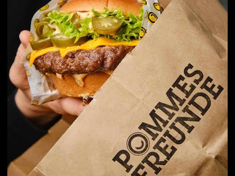 Halal Fast Food Restaurant in Germany - Pommes Freunde #halalfoodingermany  #pommesfreunde #shorts