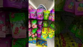 Have you ever tried Peelerz ! Their super sticky too #subscribe #shorts #sweet #candy