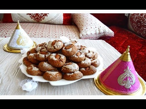 CHEWY PEANUT CHOCOLATE COOKIES!