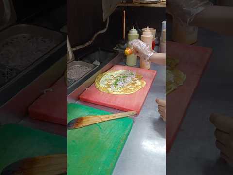 Tangi and spicy egg roll 🍳 Egg roll !#food #eggrecipe #eggroll @TastyTreats-02