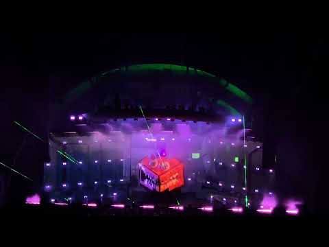 deadmau5 - Ghosts n Stuff [HARD Intro] / The Reward is Cheese - Retro5pective live at Hollywood Bowl