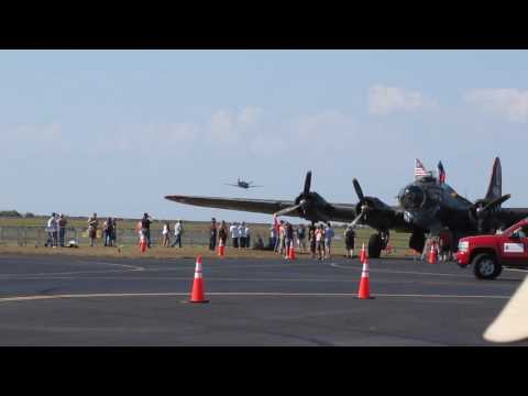 WW2 Museum Airpower Expo 2016 NOLA - P40 Flyby