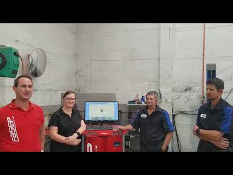 Urenui Automotive w/ their FASEP Wheel Aligner