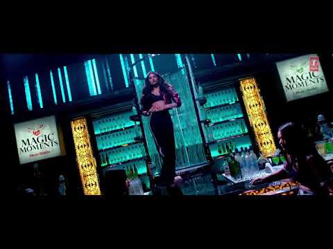 Wotka song is athiya shetti Badasha punit j p.. Darmesh y.. and ragav z...