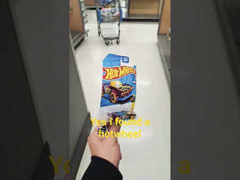 wow found the last hotwheels  in this Walmart  where did everyone  go