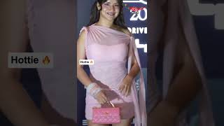 Avneet Kaur Serving Perfection 🤌🔥 #avneetkaur #virslshorts #mirchiplus