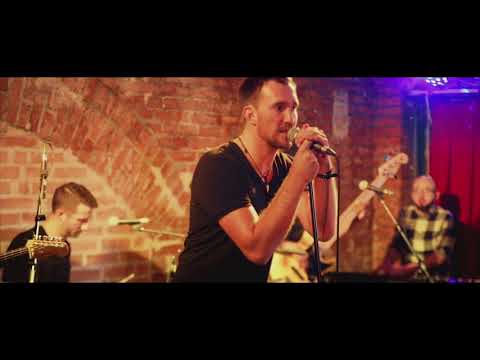 Evon Rose - "Bee" - Live in Vienna