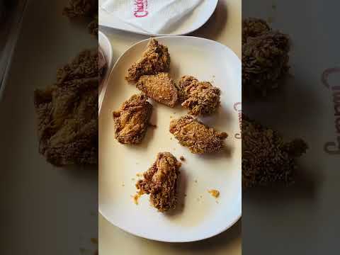 Let's look at some variety food in Chicking 🍗🧃🐓#chicking#foodie#vibes#chickenwings