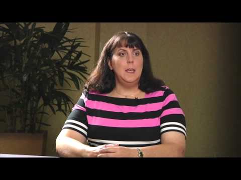 When should a patient be referred to a lung specialist?