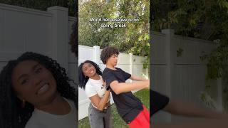Who’s ready for spring break? 🙋🏾‍♀️ @mclennanboyz #springbreak #mood #sydneysmiles