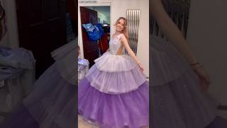 this swiftie surprised her friends at the prom 😮