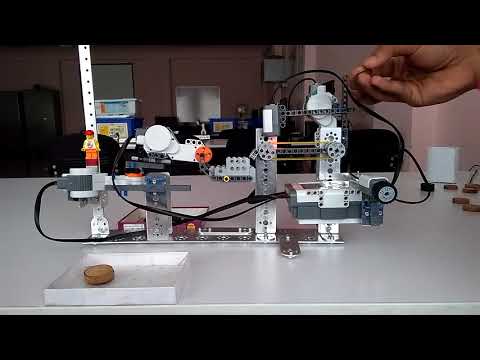 LEGO and TETRIX Robotics final Project - Automatic Sorting Robot (Front View)