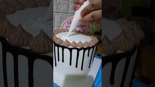 Cake#cakedeco #cake #trendingvideo #cakestyle #homebaker #cakedesign #cakedecorating #homebakermom