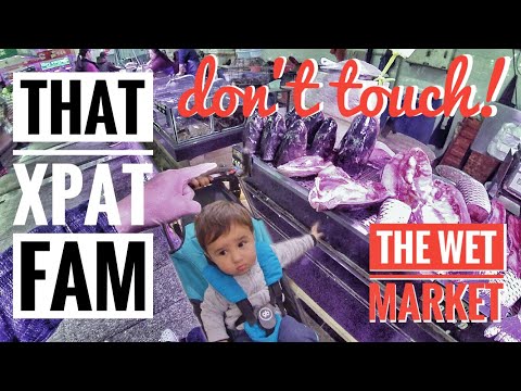 American Expat Family At A Wet Market In China. Insta360 One X Multiview.