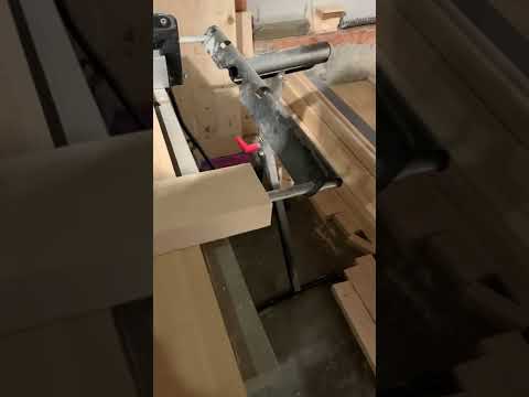 Reinforcing a closet shelf