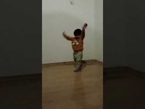 Alizay Played with lighting ball #nice#cute #viralshort#ytshorts#youtube#germany  #viralvideo#viral