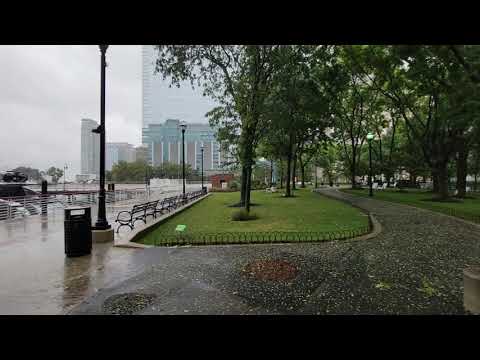 Rainy Walk - Newport (Jersey City)