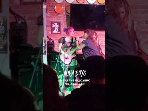 Live Punk Rock at The Palomino in Calgary | Alien Boys Play Their Song Bender