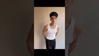 Uncovering a new look! #trendsetter  #newstyle  #mensstyle  #chicandtrendy  #malemodel #mensfashion