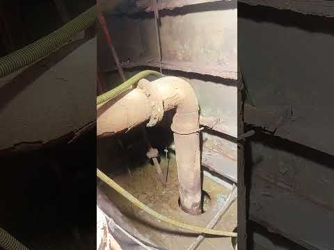 This is a 20 yrs old ship ,ballast water look like inside