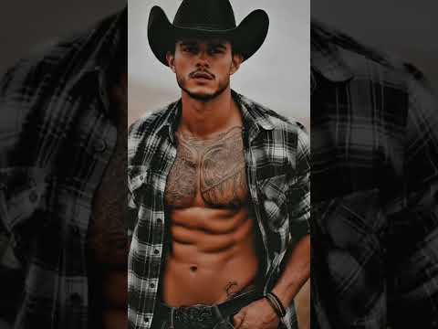 When he walks in… and George Strait starts playing 🤠💋