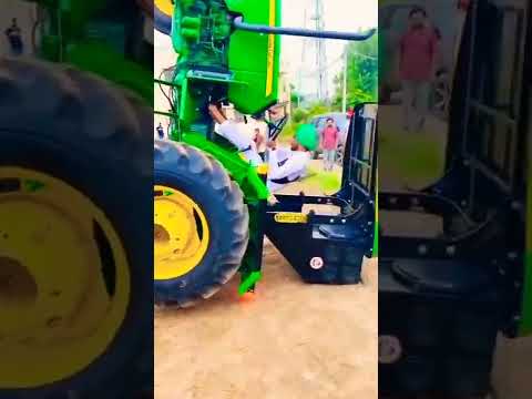 tractor #johndeere #shorts  #tractorstunt