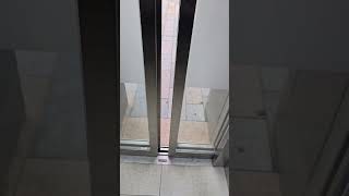 Squeaky 2017 OTIS Gen2 #lift #elevator at Westfield London