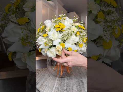 Carrot Flower Centerpiece- Perfect Spring or Easter Arrangement #floraldesign