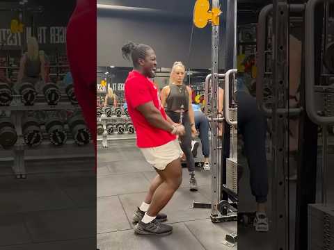 How to IMPRESS a Guy in GYM! #gym #shorts #motivation #workout #viralshorts #shortsfeed #short