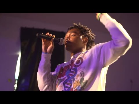 Zion Ali Performs ‘Make It Through’ at Healthy Hood Sunday Sessionz!