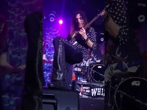 Jon Levin solo. Dokken. Whisky A Go Go, LA. 18 Dec, 2021