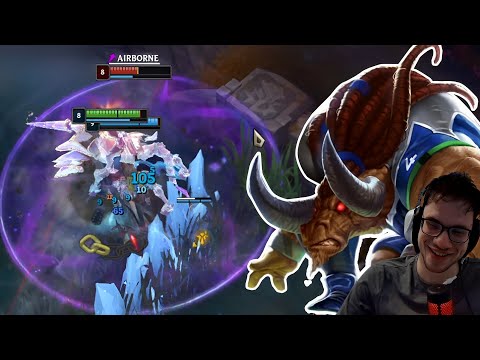 Crownie Tries His Hand at Support with Alistar!