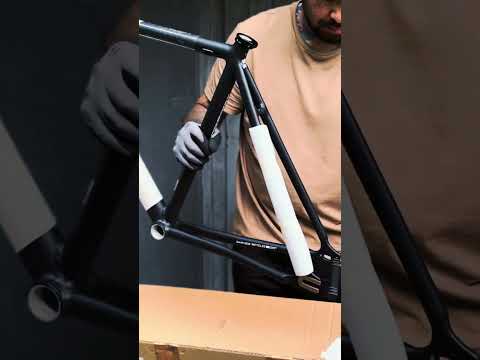 “Unboxing the Darkside Bicycle: First Look at the Ultimate Ride!”#unboxing #fixedgearbicycle