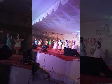 bonoriya aami bonor sorai বনৰীয়া আমি বনৰ চৰাই... Kim's performance at Bihu@IITGuwahati