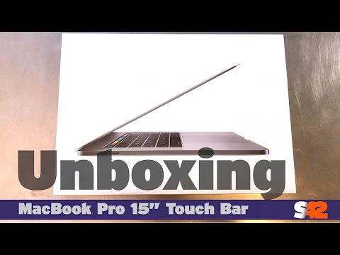 Unboxing  MacBook Pro 15” Touch Bar