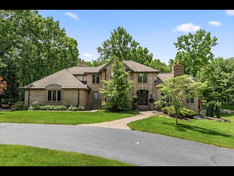 561 Valley Dr - Nature lover’s paradise
