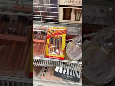 strange ross finds: hot cheeto makeup #rossstores #thrifthaul #hotcheeto #eyeshadow #thriftfind