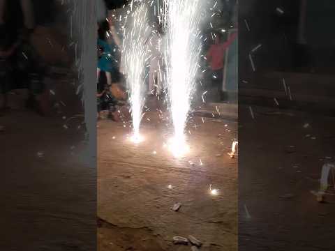 दीपावली पर हमने फोड़े लाखों के पटाखे ll #diwalishortsvideo #youtubeshort #minvlog #diwali #shorts